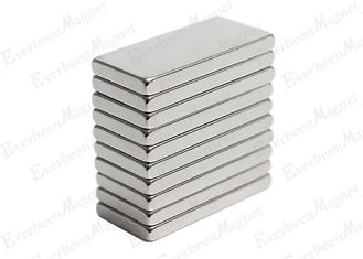 Chiny Płaskie cienkie, prostokątne neodymowe magnesy blokowe N42 40 * 20 * 5 Mm Niska temperatura robocza dostawca