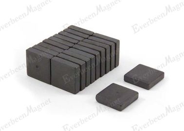Chiny Prostokąt Magnesy Magnesów Magnesów 19 * 19 * 5, Ferrite Ceramic Magnets For Motors dystrybutor
